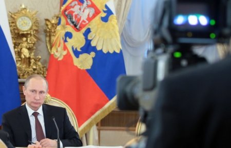 Песков подтвердил проведение прямой линии президента РФ 16 апреля