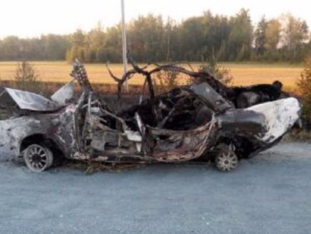 В Челябинской области на трассе взорвался автомобиль, все погибли
