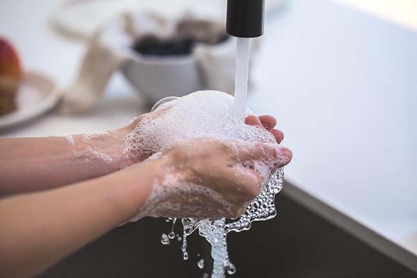 Коронавирус: каким мылом лучше всего пользоваться, рассказала врач