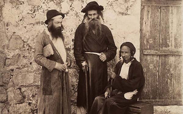 «Декоративные» еврейские фамилии: откуда они появились