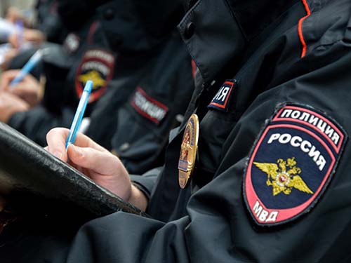 Российским полицейским разрешат вскрывать автомобили граждан