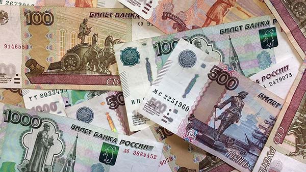 Детские пособия в 10 тысяч рублей начали выплачивать россиянам с 1 июля
