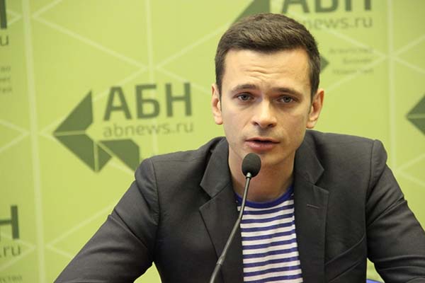 Устранение Навального выгодно Путину, считает Илья Яшин