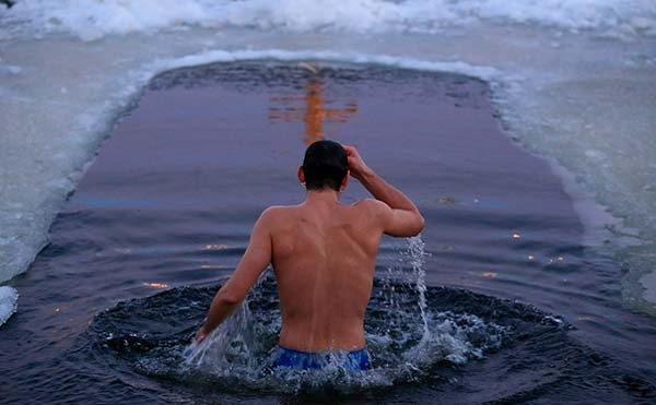 Крещенские купания в Озерске состоятся, но власти призывают жителей быть осторожными