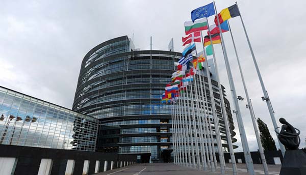 Европарламент предложит странам ЕС отказаться от российских энергоресурсов и отключить РФ от SWIFT