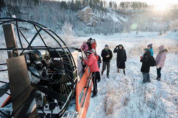 В Челябинской области запускают зимние сплавы на аэролодке