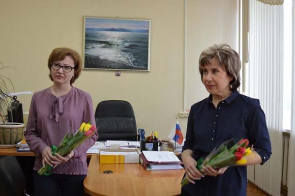 Озерские парламентарии поздравили женщин с 8 Марта