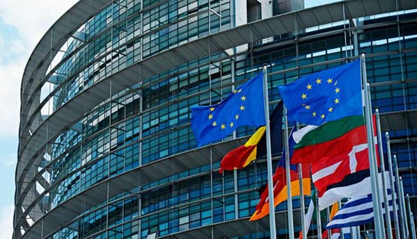 Европарламент призвал предоставить Украине и Молдавии статус кандидатов в члены Евросоюза