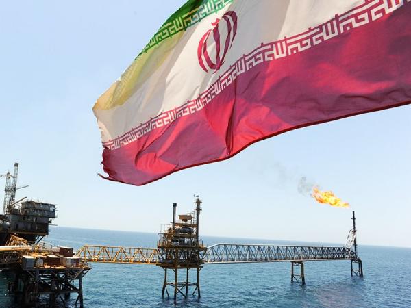 Иран готовится залить своей нефтью Европу взамен уходящим российским энергоносителям