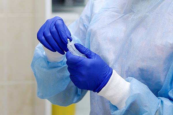 Еще 1127 человек заболели коронавирусом за день в Челябинской области