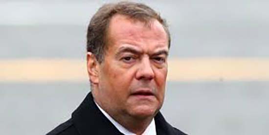 Медведев предложил не пускать в Россию уехавших «до конца их дней»