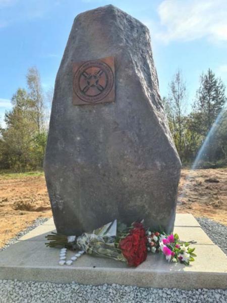 На месте крушения самолета Пригожина появился мемориал